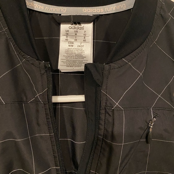 Adidas Gray Windbreaker with Geometric Design‎ - Picture 4 of 4